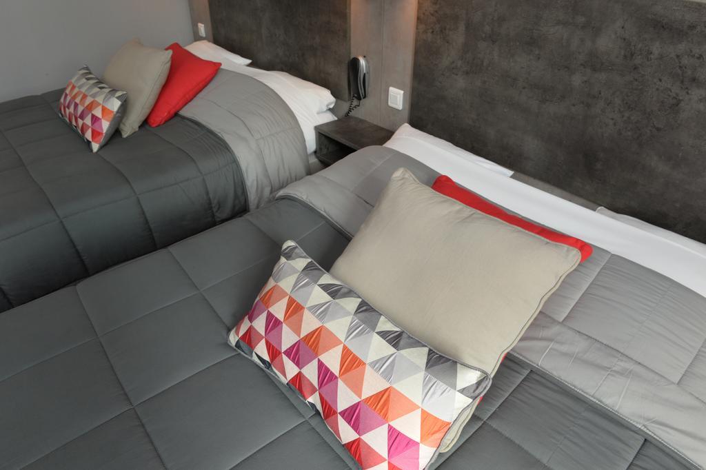 Hotel La Croix Blanche Тарб Номер фото