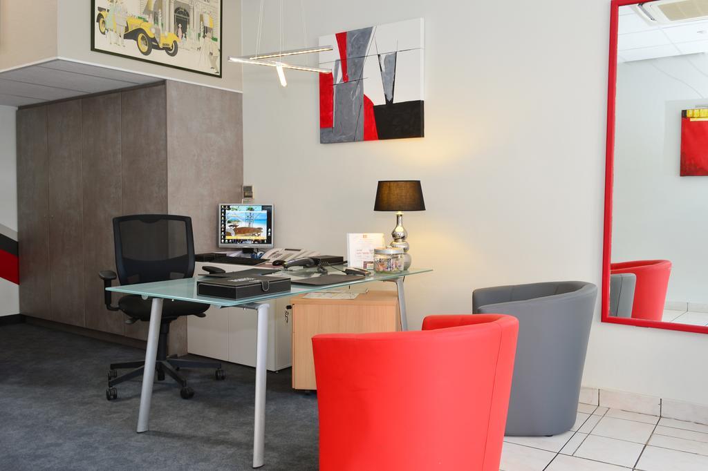 Hotel La Croix Blanche Тарб Номер фото