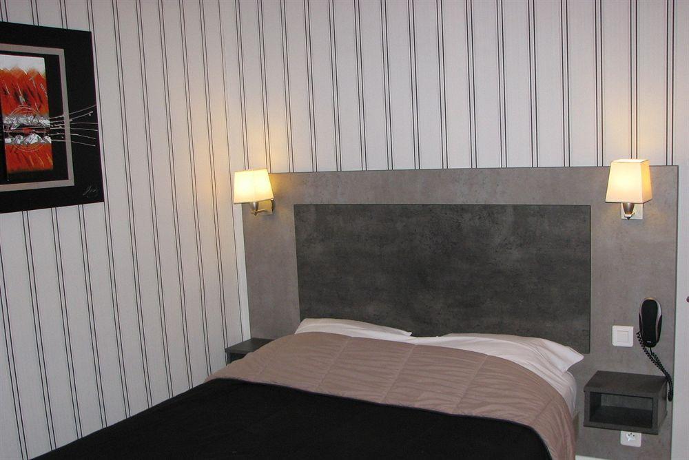 Hotel La Croix Blanche Тарб Экстерьер фото