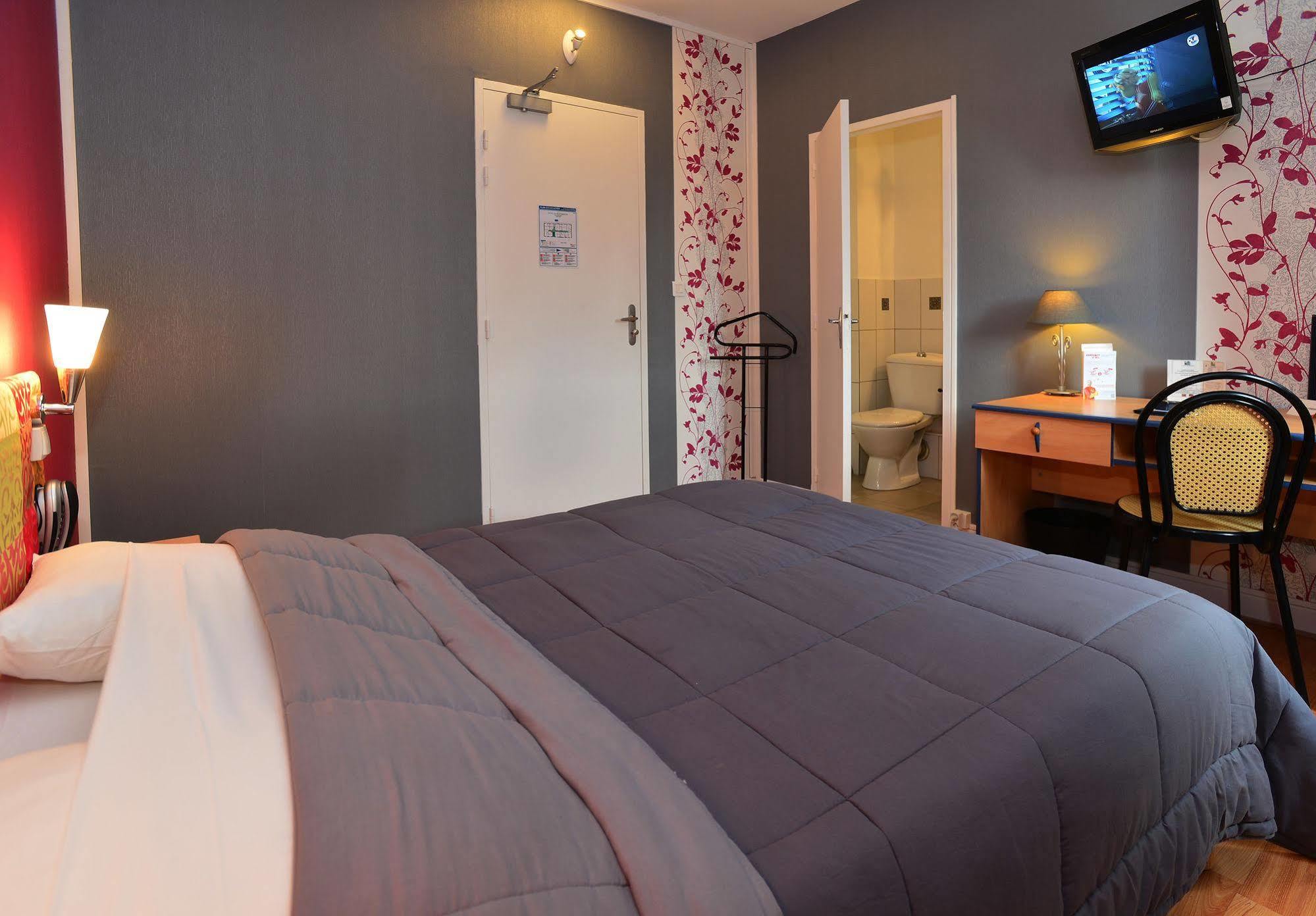 Hotel La Croix Blanche Тарб Экстерьер фото
